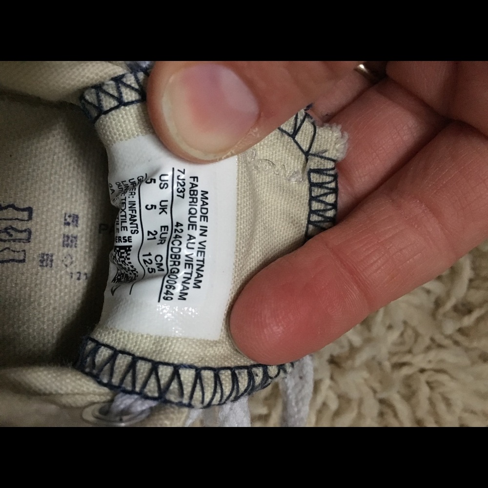 Converse - Picture 3 of 3
